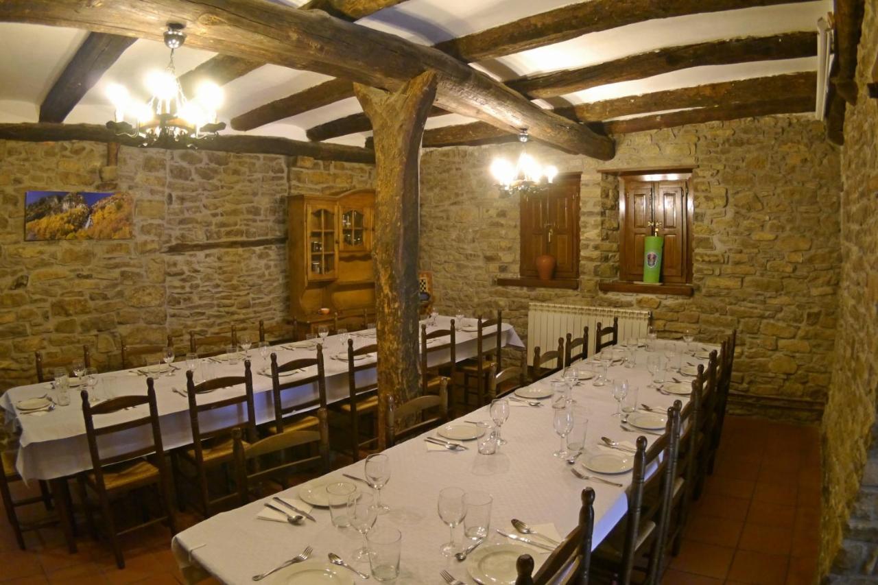 Albergue Restaurante De Artieda Esterno foto