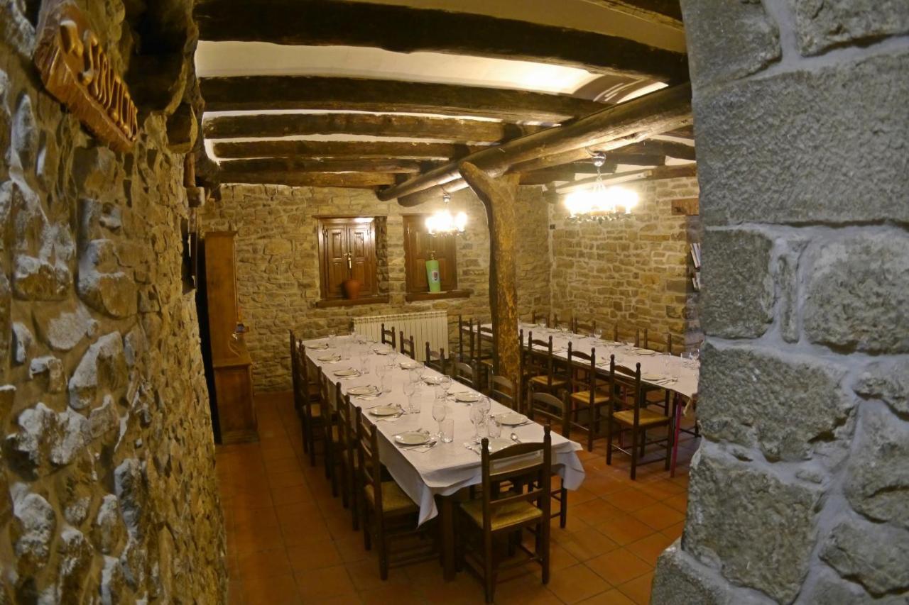 Albergue Restaurante De Artieda Esterno foto