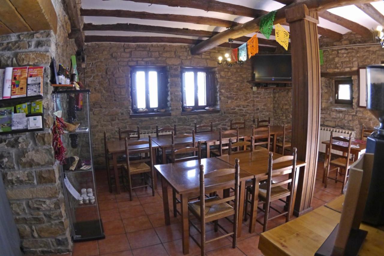 Albergue Restaurante De Artieda Esterno foto