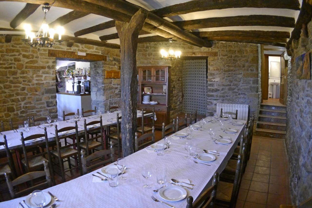 Albergue Restaurante De Artieda Esterno foto
