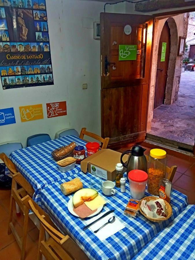 Albergue Restaurante De Artieda Esterno foto