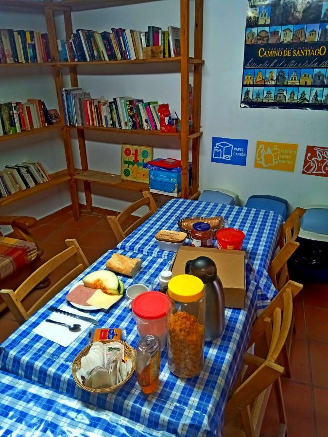Albergue Restaurante De Artieda Esterno foto